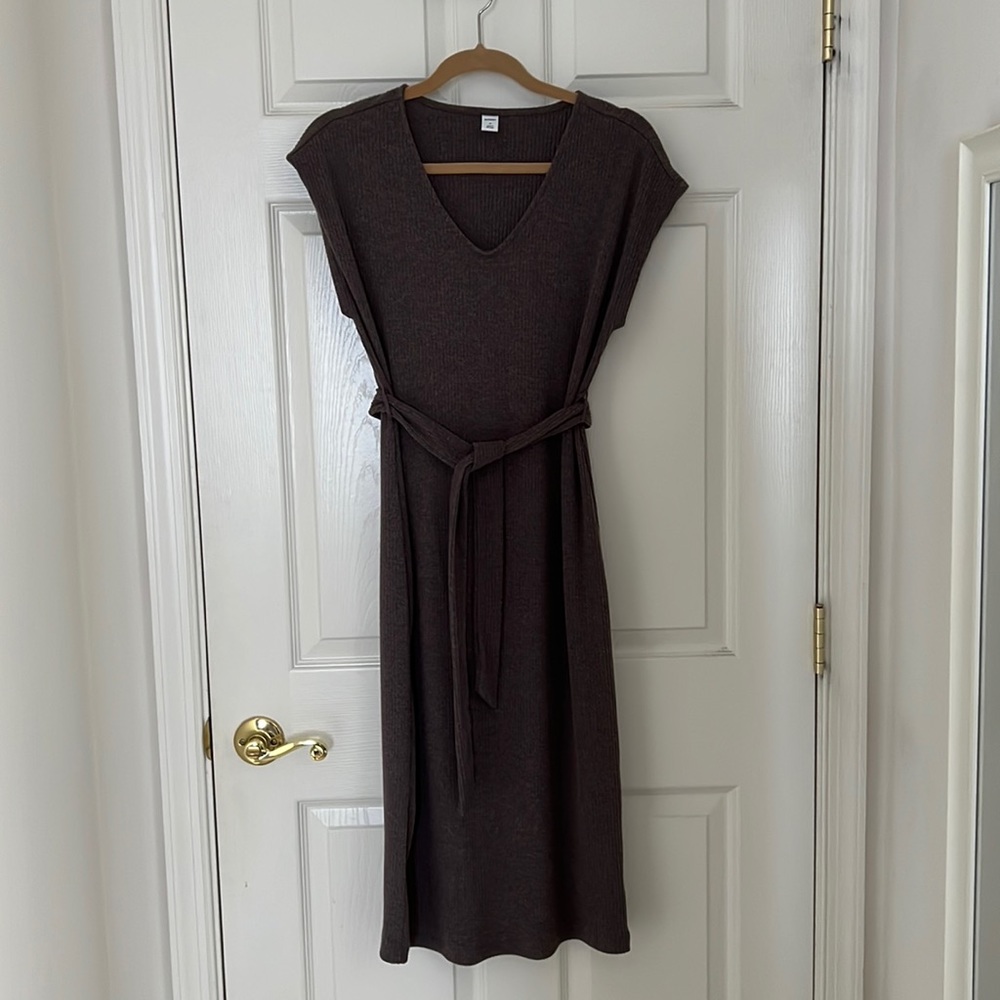 Old Navy belted v neck knit dress size xs